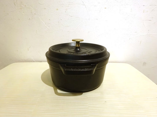 ストウブ STAUB ピコ ココット PICOT COCOTTE ラウンド 20cm 両手鍋 2.2リットル ブラック フランス製 IH対応 美品 ★