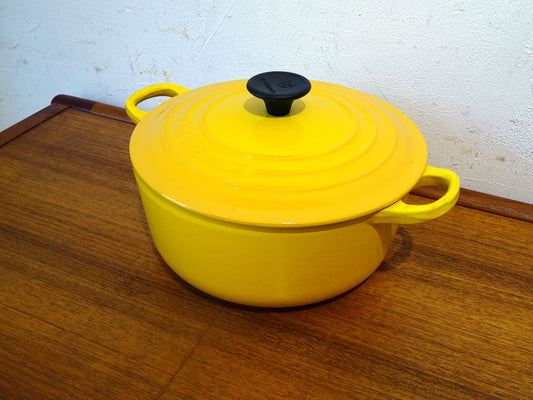 ル・クルーゼ LE CREUSET ココットロンド 20? ディジョンイエロー 廃盤カラー 鋳物 ホーロー フランス 2.4リットル ★